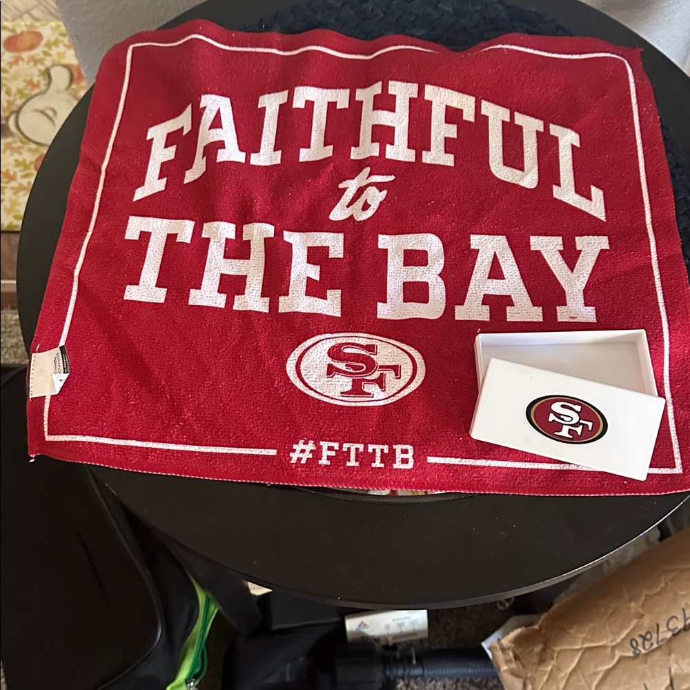 SF 49 er Faithful the Brand Red Towel and plastic box